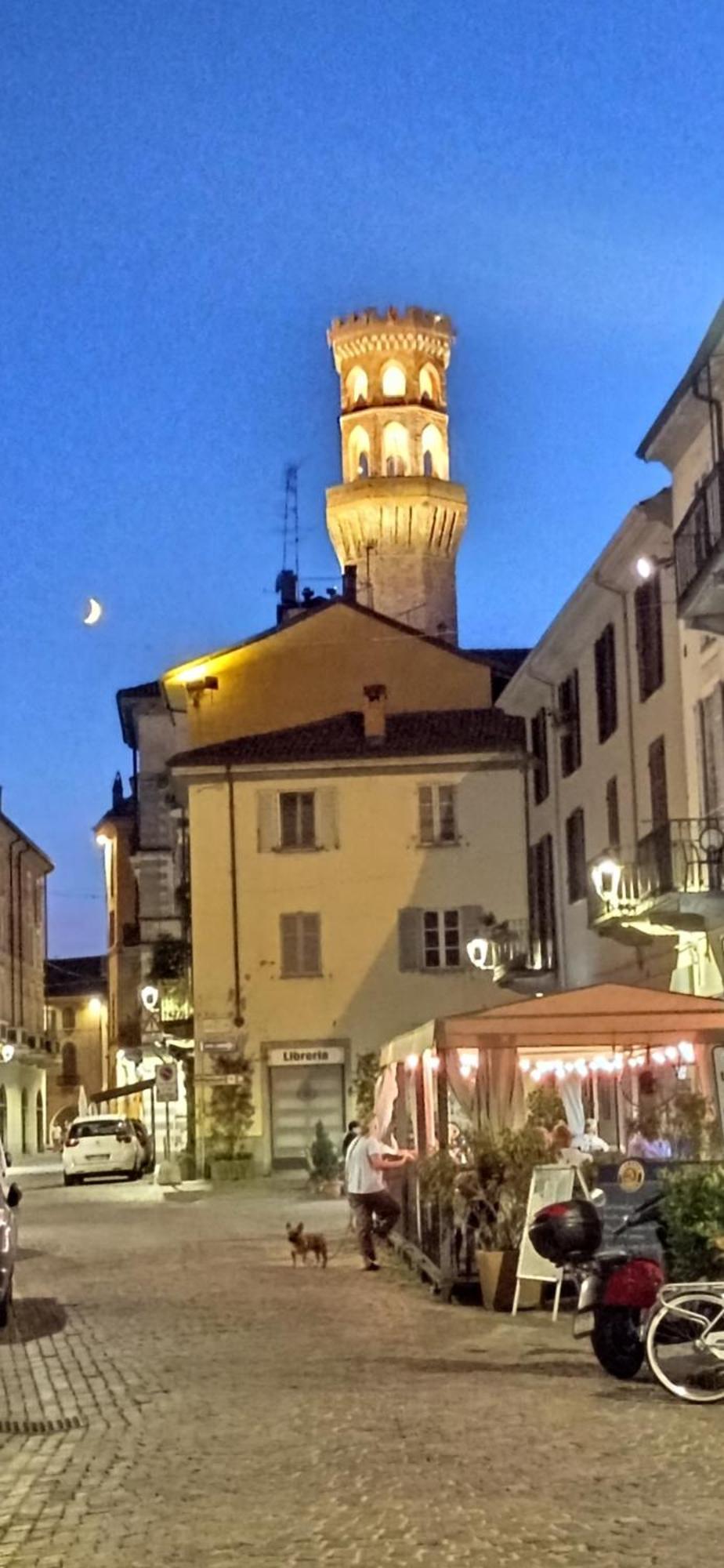 Loft Piazza Cavour Vercelli Exterior photo